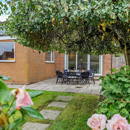 Дом отдыха 4 Bed In 49481 Тирск